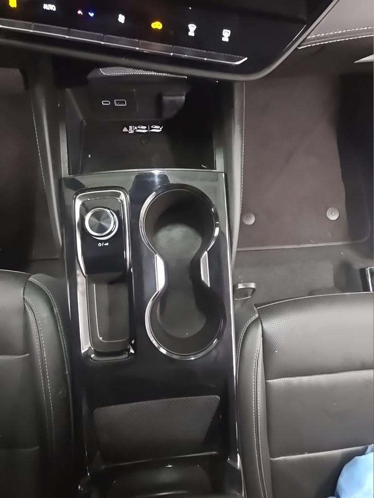Used 2024 Buick Envision Preferred AWD/4WD image 34