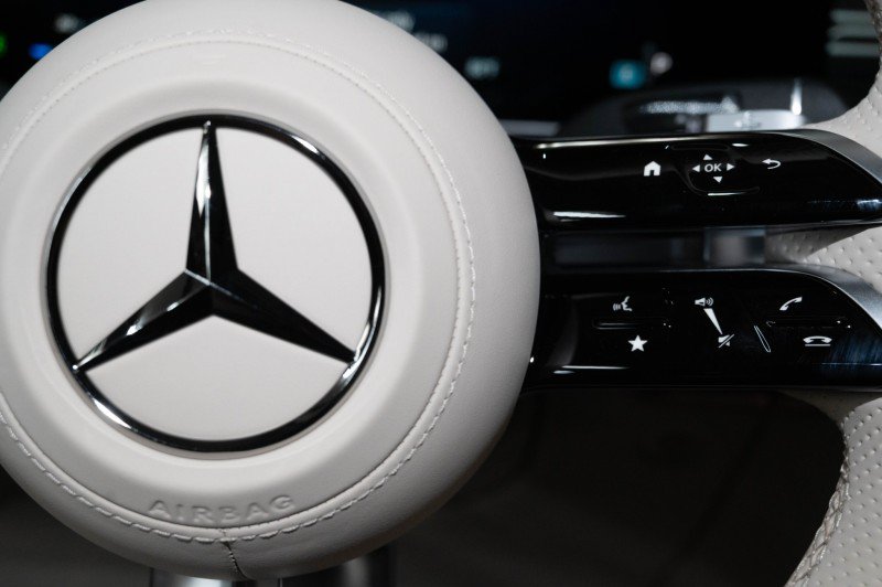 New 2027 Mercedes-Benz G 580 e image 24