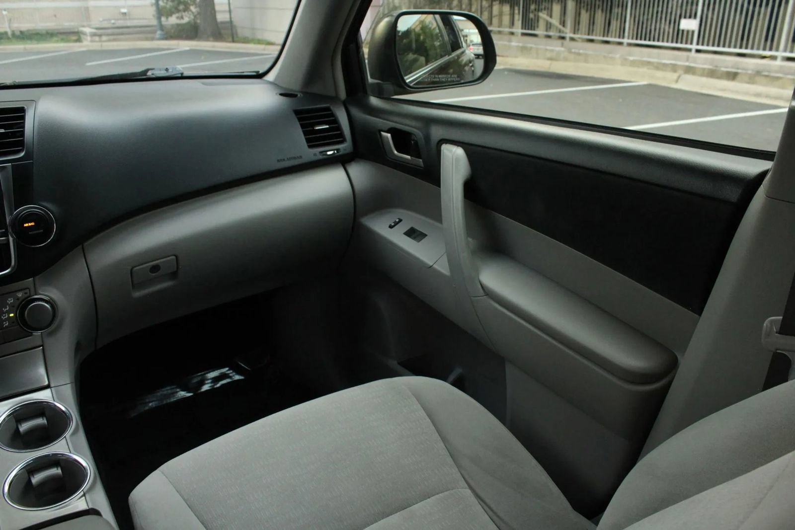 Used 2013 Toyota Highlander 4WD Hybrid image 21