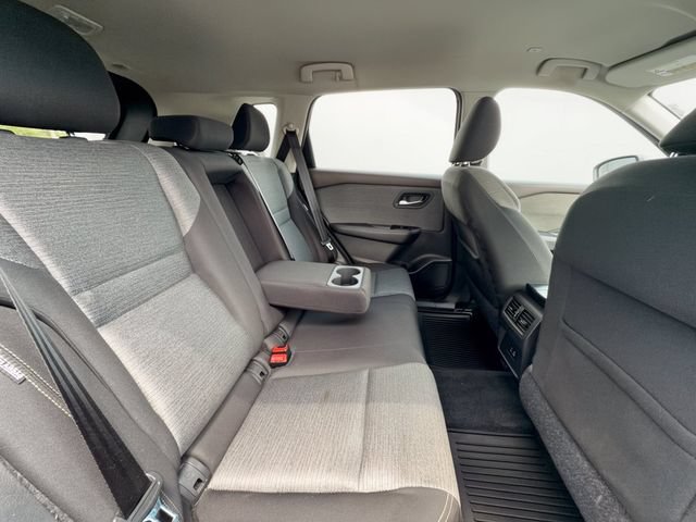 Used 2022 Nissan Rogue SV FWD image 29