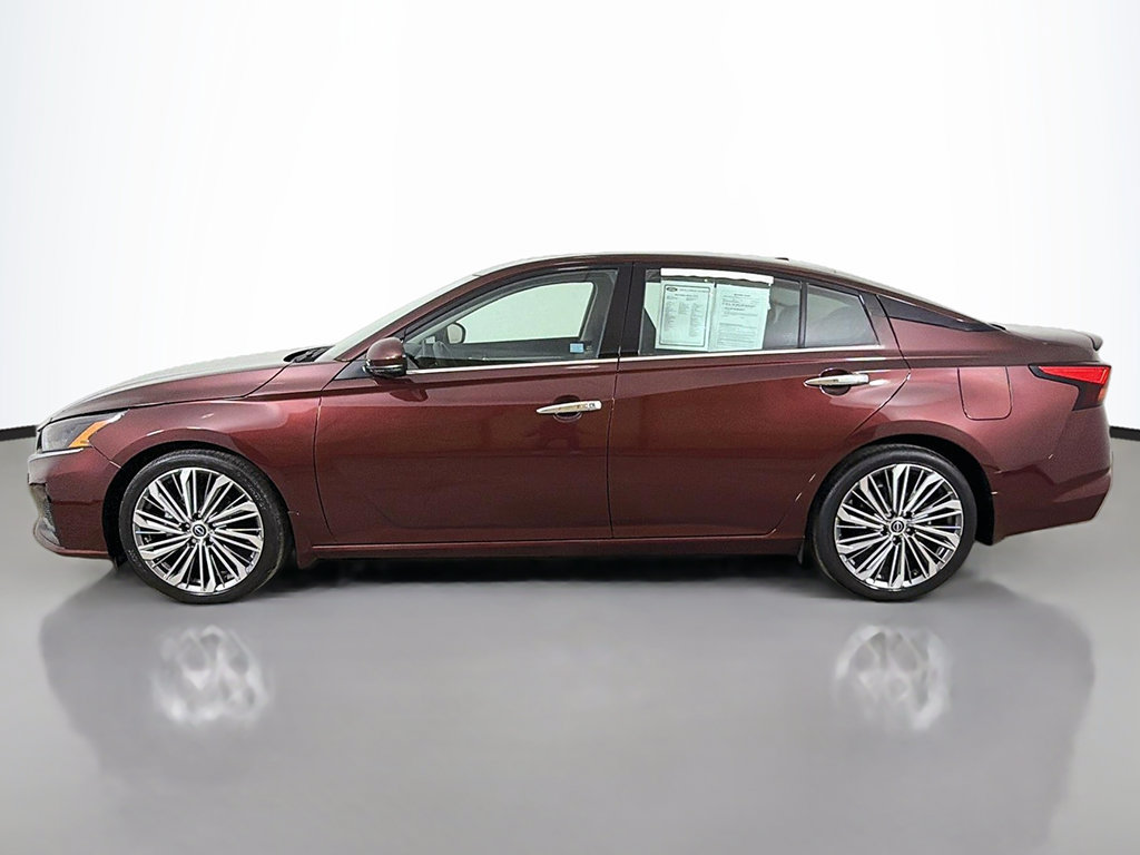 Used 2024 Nissan Altima 2.5 SL FWD image 16