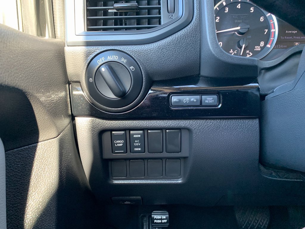 Used 2024 Nissan Titan SV w/ SV Convenience Package image 19