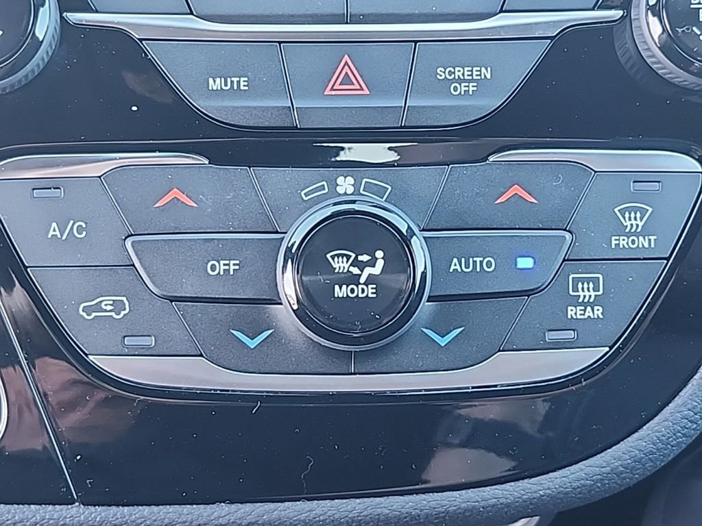 New 2026 Chrysler Pacifica Select image 7