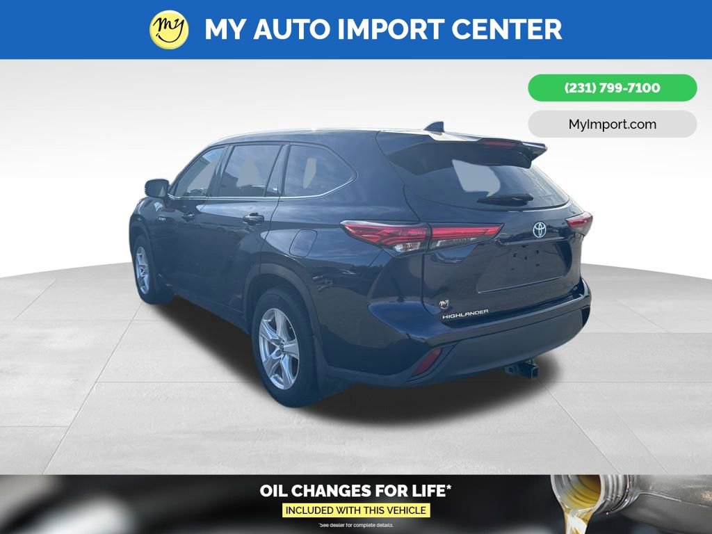 Used 2020 Toyota Highlander LE image 4