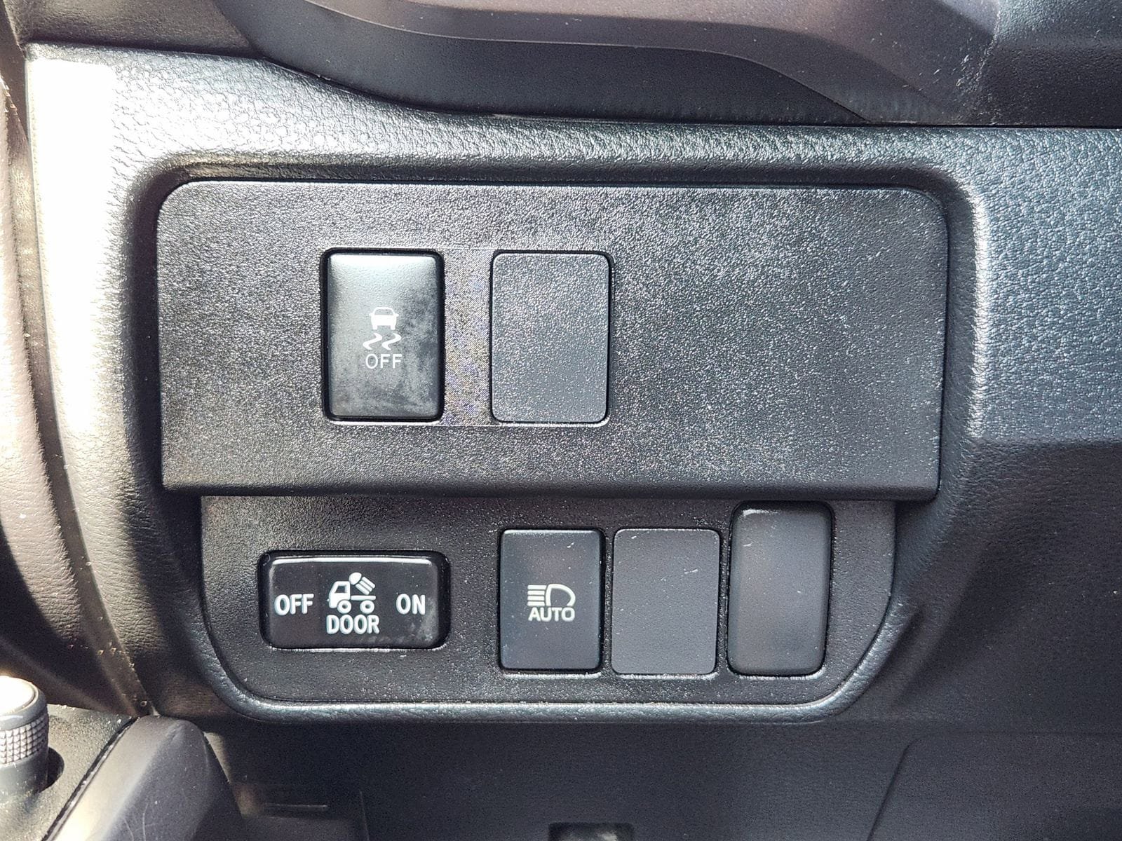 Used 2021 Toyota Tacoma SR5 AWD/4WD image 30