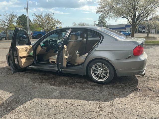 Used 2010 BMW 328i xDrive Sedan AWD/4WD image 25