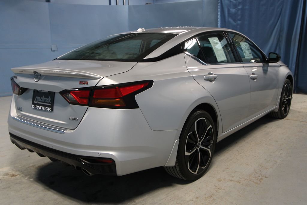 Used 2023 Nissan Altima 2.5 SR w/ SR Premium Package image 31