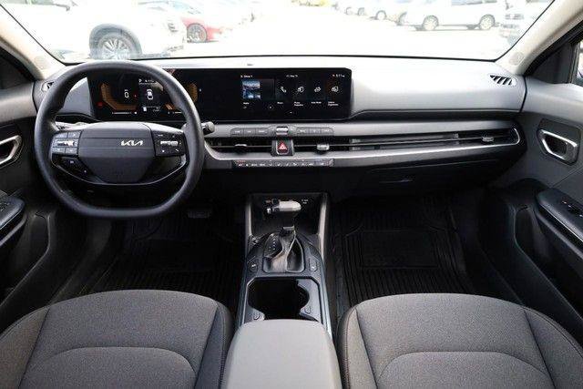 Used 2025 Kia K4 FWD image 22
