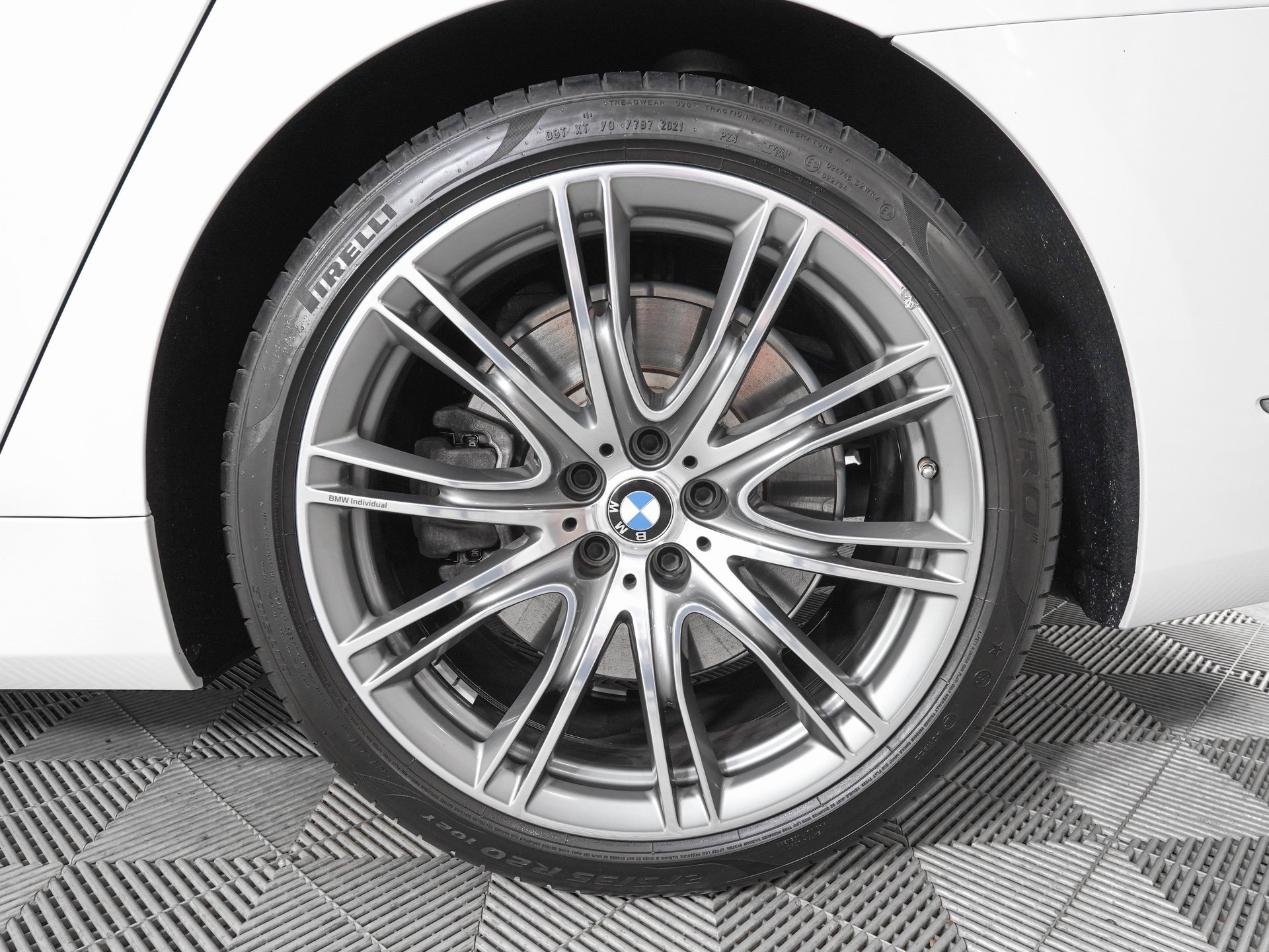 Used 2022 BMW 750i xDrive image 33