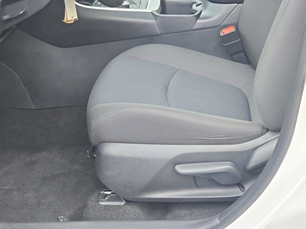 Used 2025 Toyota RAV4 LE image 32