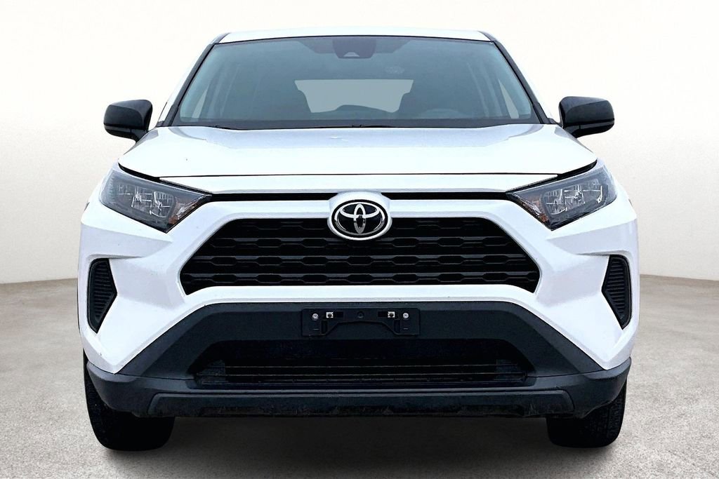 Used 2022 Toyota RAV4 LE image 5
