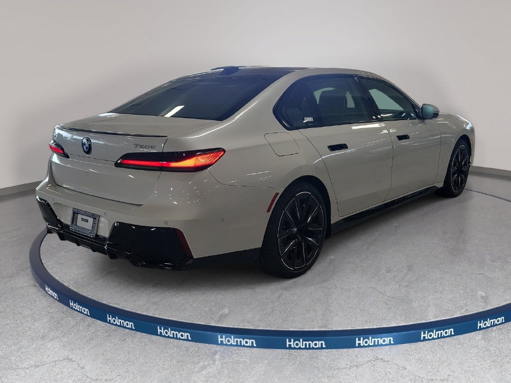 New 2026 BMW 750e xDrive AWD/4WD image 4
