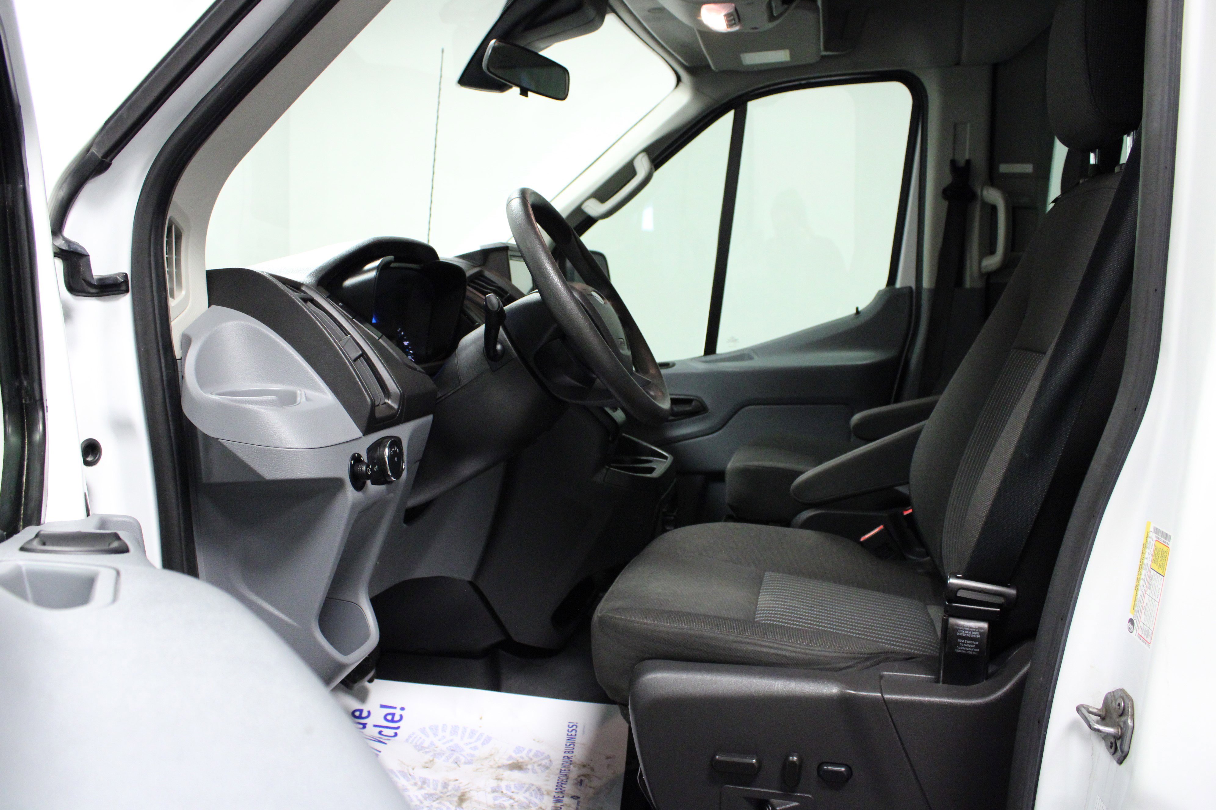 Used 2018 Ford Transit 150 XLT image 12