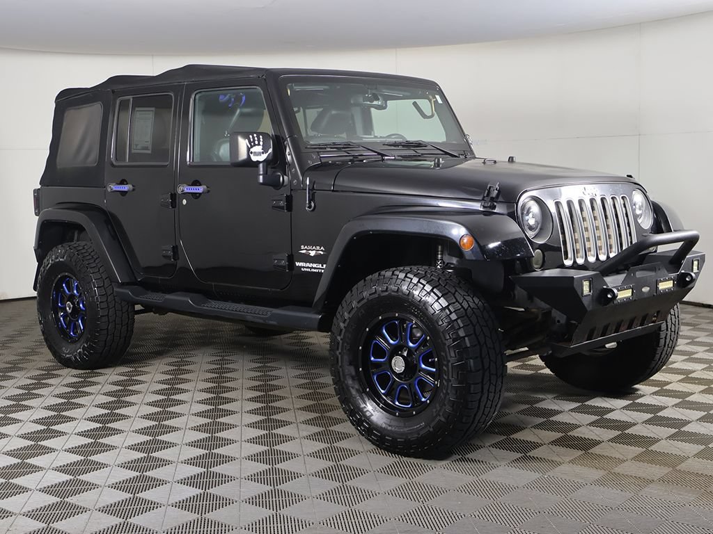 Used 2016 Jeep Wrangler Unlimited Sahara w/ Connectivity Group AWD/4WD image 2
