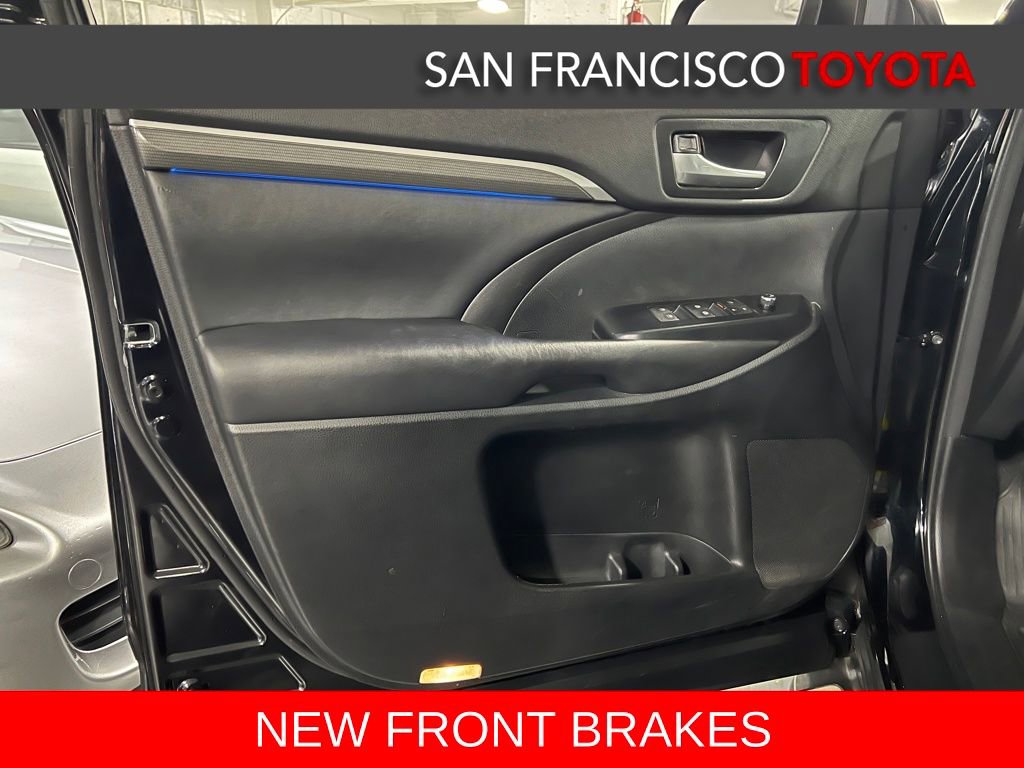 Used 2018 Toyota Highlander SE image 40