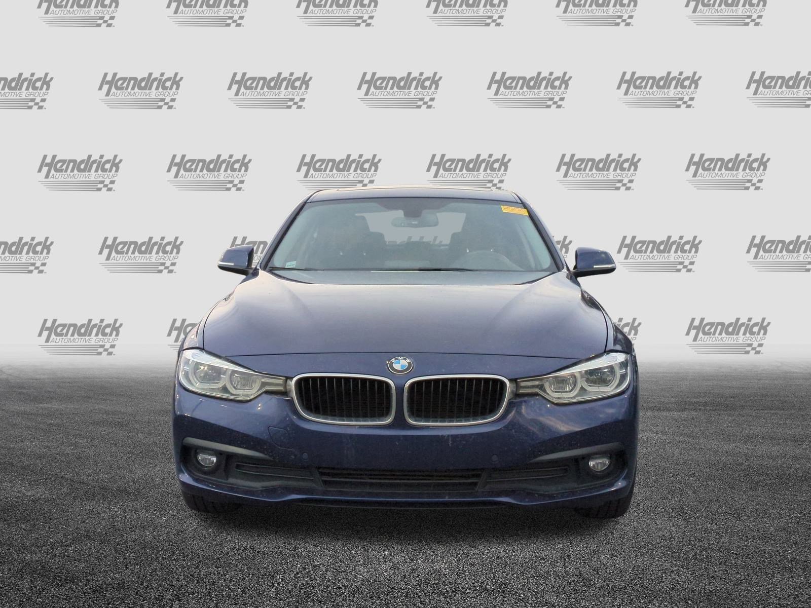 Used 2018 BMW 320i xDrive Sedan image 3
