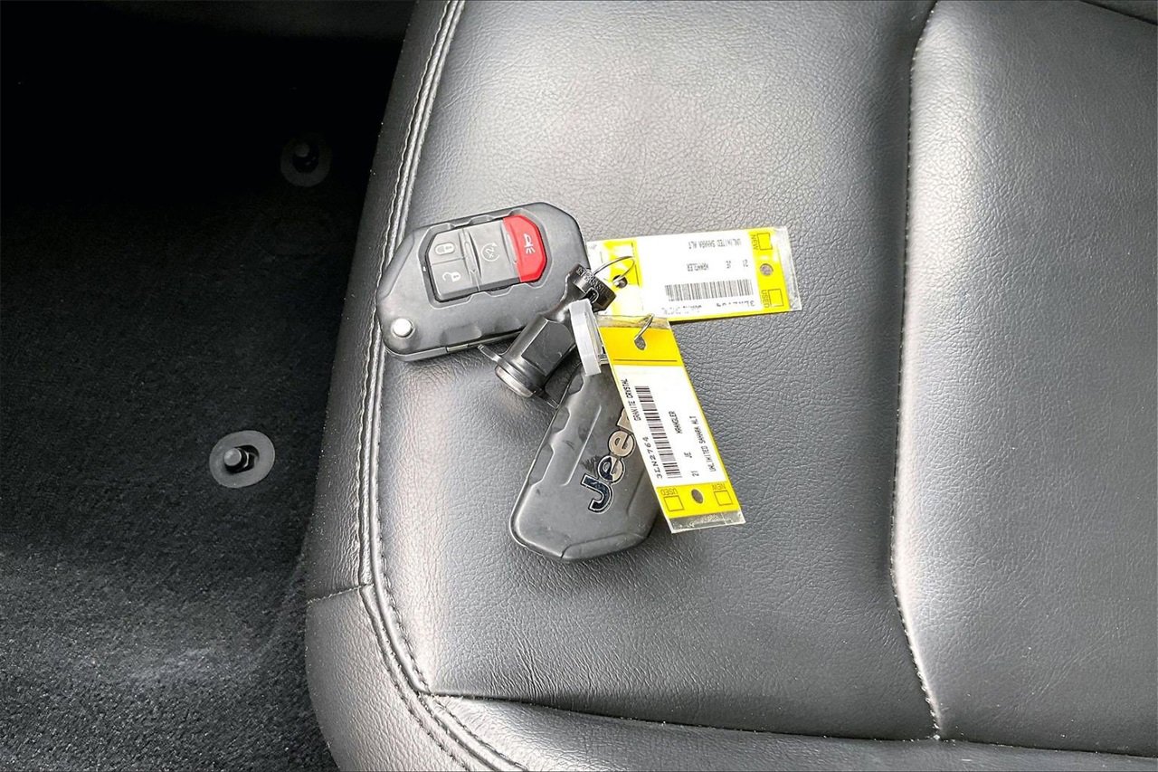 Certified 2021 Jeep Wrangler Unlimited Sahara image 30