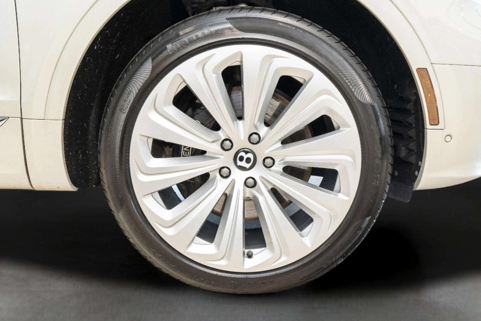 Used 2022 Bentley Bentayga AWD/4WD image 70