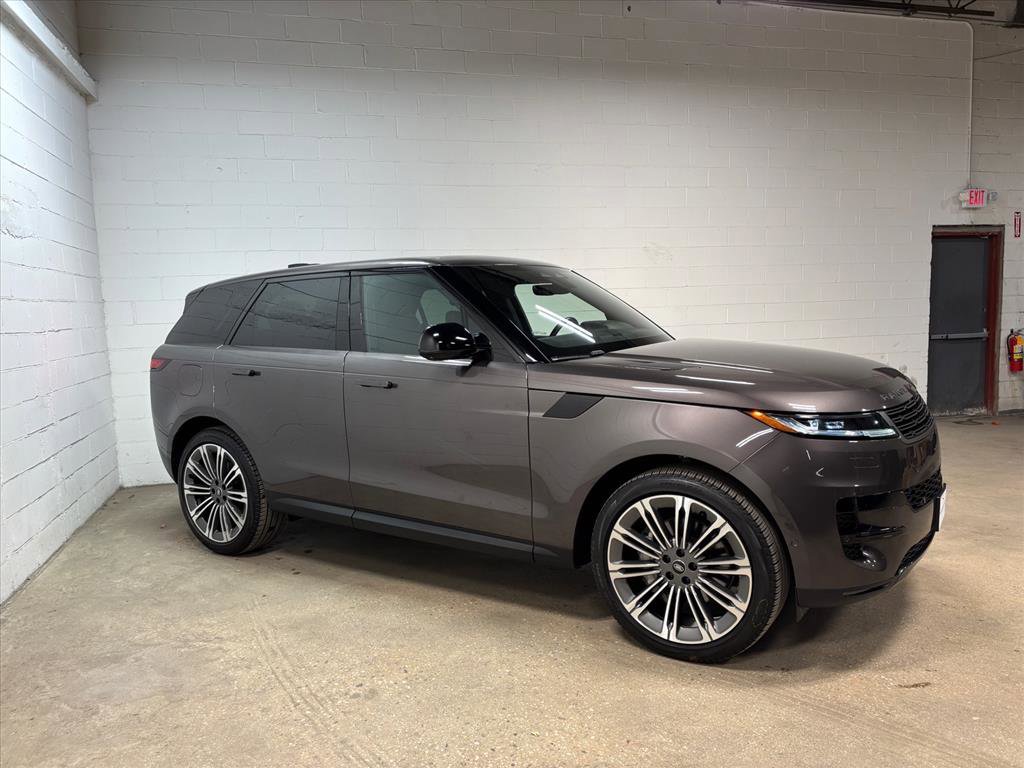 Used 2024 Land Rover Range Rover Sport SE image 5