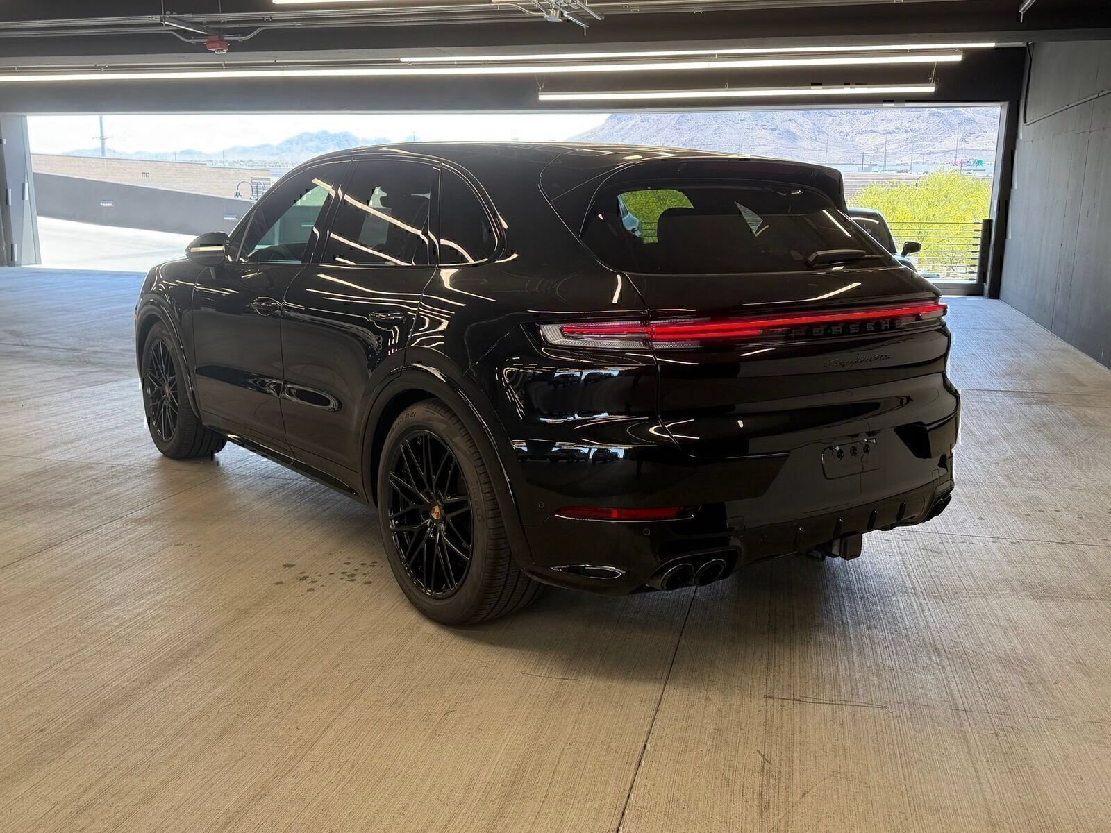 Certified 2025 Porsche Cayenne GTS AWD/4WD image 3