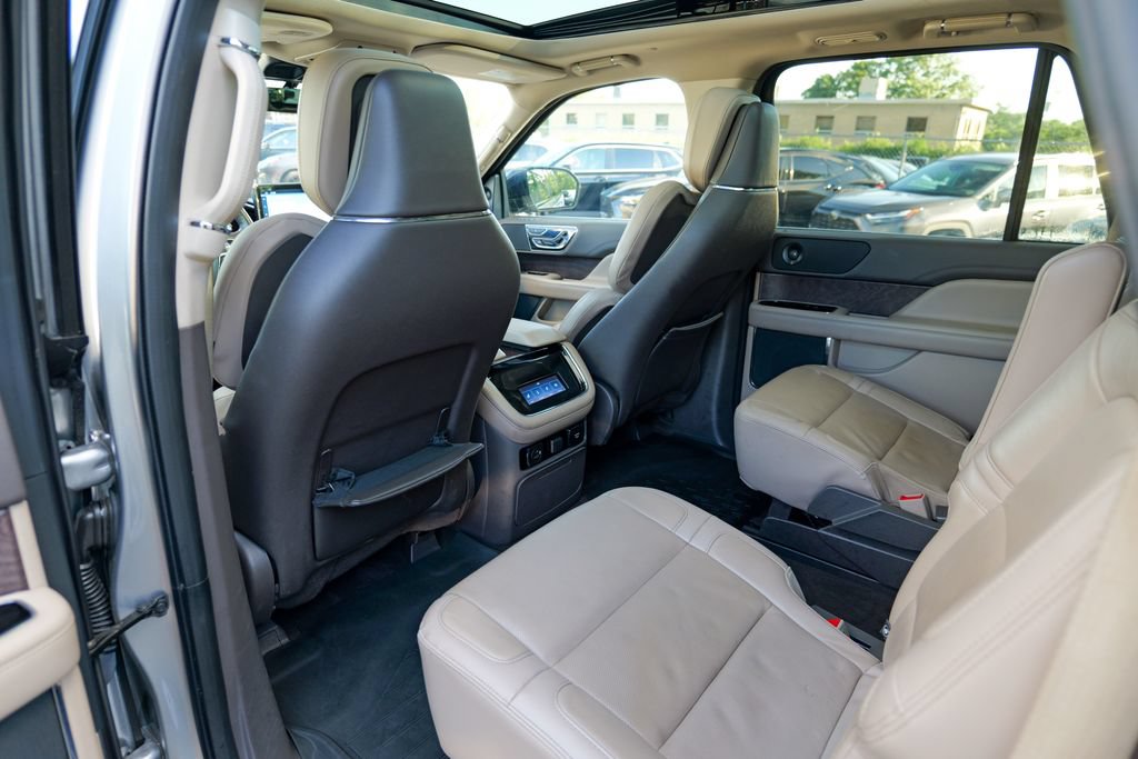 Used 2023 Lincoln Navigator L Reserve AWD/4WD image 26