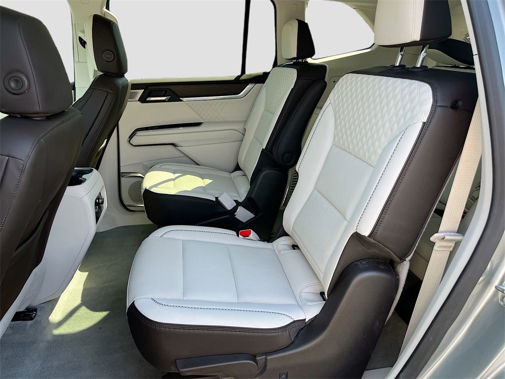 Used 2024 GMC Acadia Denali w/ Super Cruise Package image 25