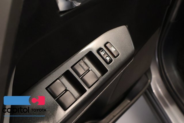Used 2018 Toyota RAV4 XLE AWD/4WD image 10