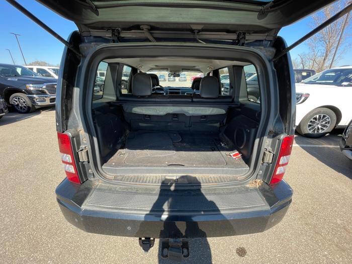 Used 2011 Jeep Liberty Limited w/ Comfort/Convenience Group AWD/4WD image 25