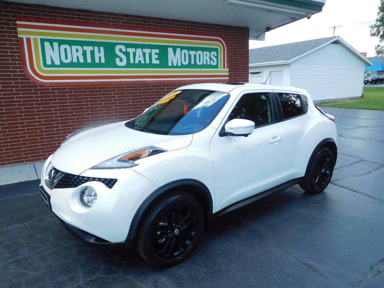 Used 2016 Nissan Juke SV w/ Technology Package AWD/4WD image 1