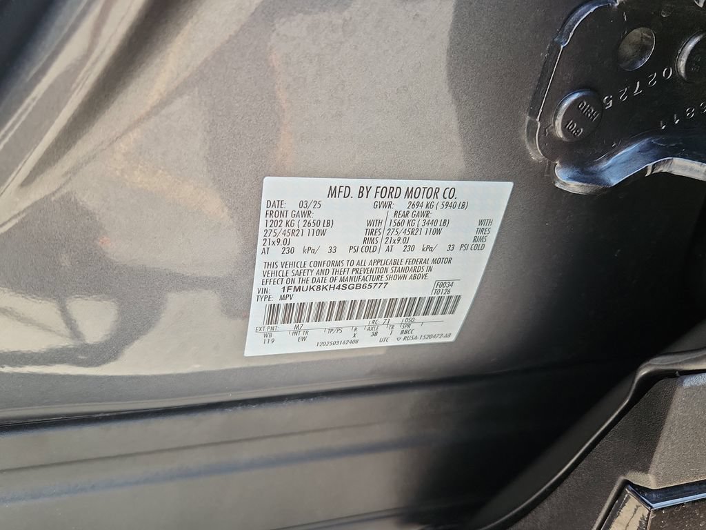 Used 2025 Ford Explorer ST-Line w/ ST-Line Street Pack AWD/4WD image 21