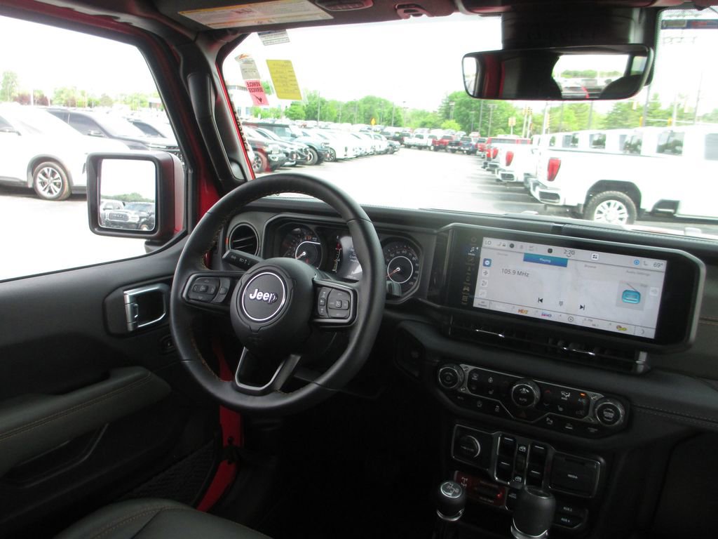 Used 2024 Jeep Gladiator Mojave AWD/4WD image 25
