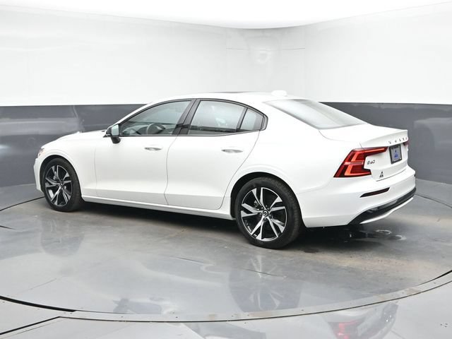 Used 2025 Volvo S60 B5 Core FWD image 6