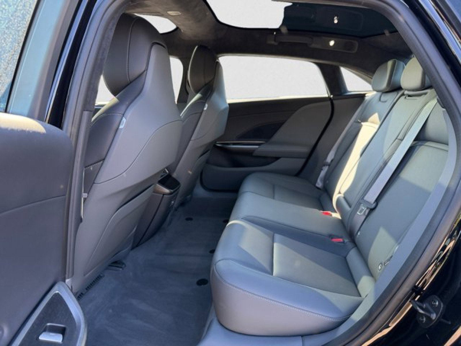 Used 2024 Lucid Air Touring AWD/4WD image 29