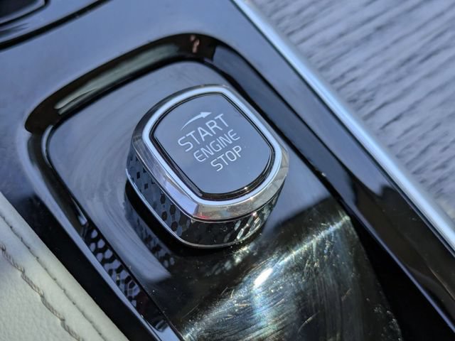 Used 2024 Volvo XC90 B5 Plus w/ Protection Package Premier AWD/4WD image 27
