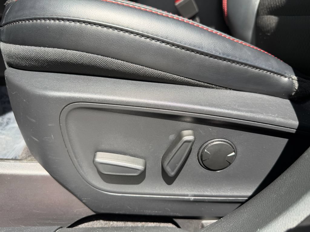 Used 2025 Ford Escape ST-Line w/ Equipment Group 301A FWD image 18