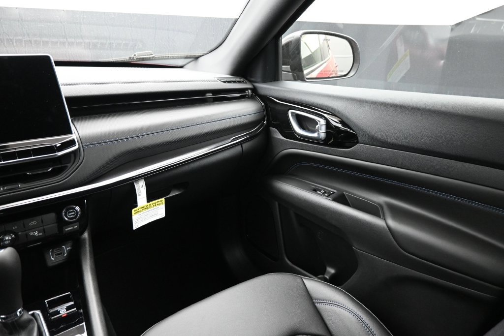 New 2026 Jeep Compass Latitude AWD/4WD image 5