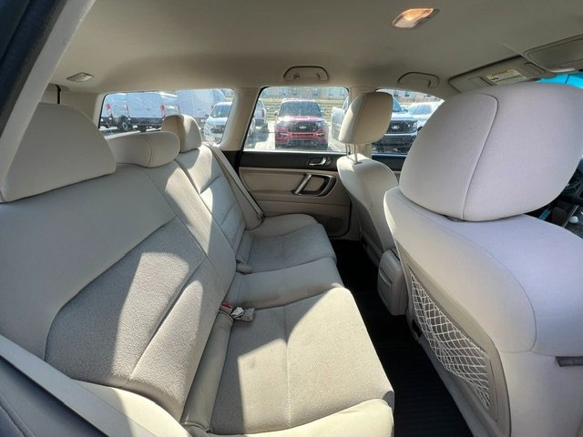 Used 2009 Subaru Outback 2.5i image 11