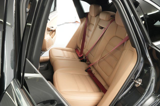 Used 2022 Porsche Macan S image 54