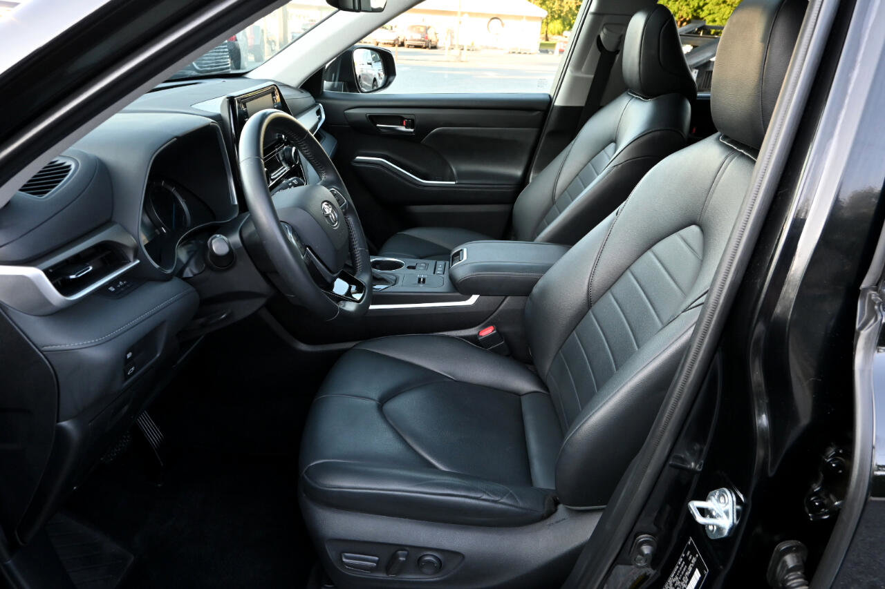 Used 2021 Toyota Highlander XLE image 15
