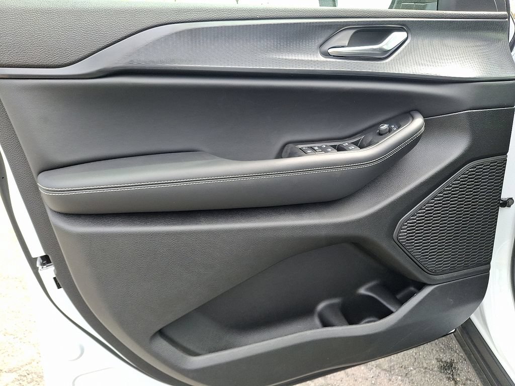 New 2025 Jeep Grand Cherokee L Laredo w/ Luxury Tech Group I AWD/4WD image 34