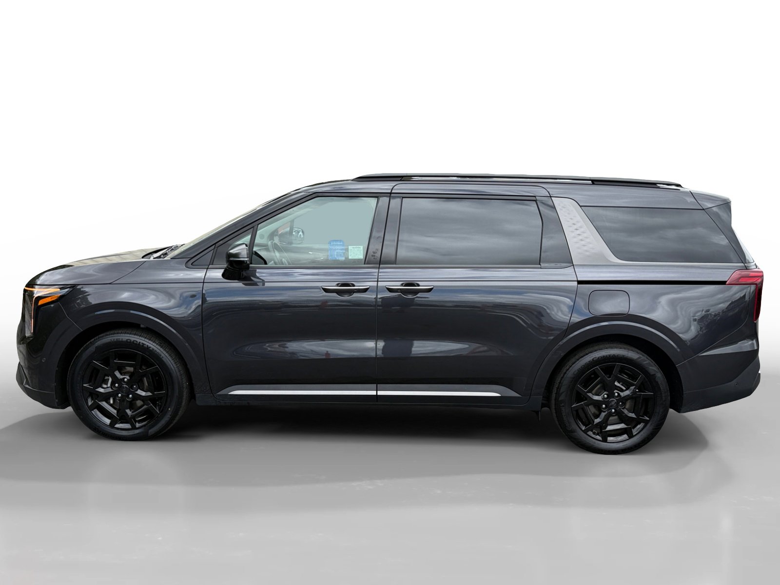 Used 2025 Kia Carnival SX Prestige image 2