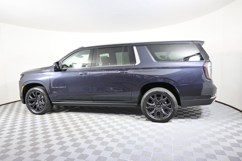 New 2026 Chevrolet Suburban High Country image 3