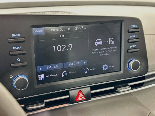 Certified 2025 Hyundai Elantra SE FWD image 18