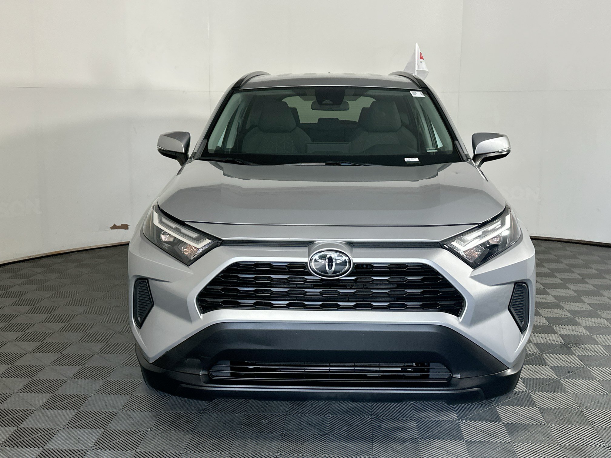 Used 2024 Toyota RAV4 XLE FWD image 8