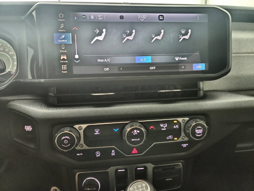 Certified 2025 Jeep Wrangler Sport AWD/4WD image 29