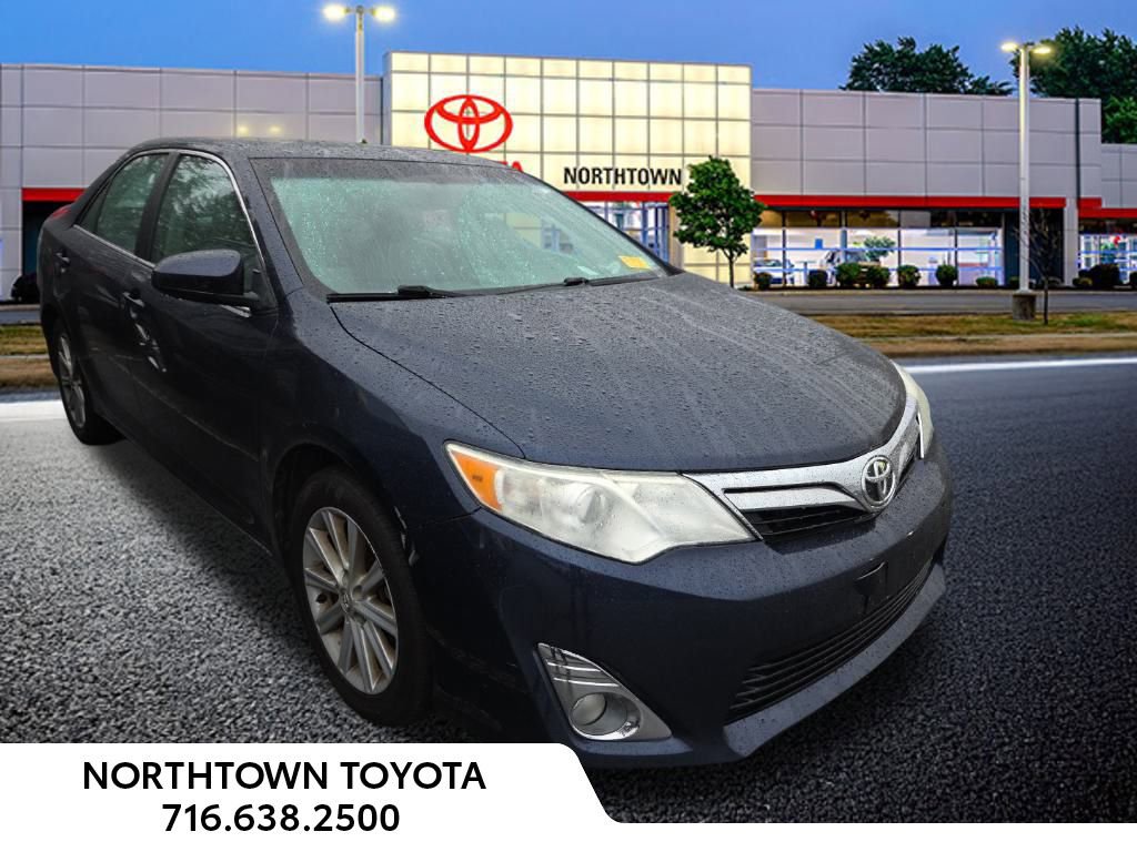 Used 2014 Toyota Camry XLE image 1