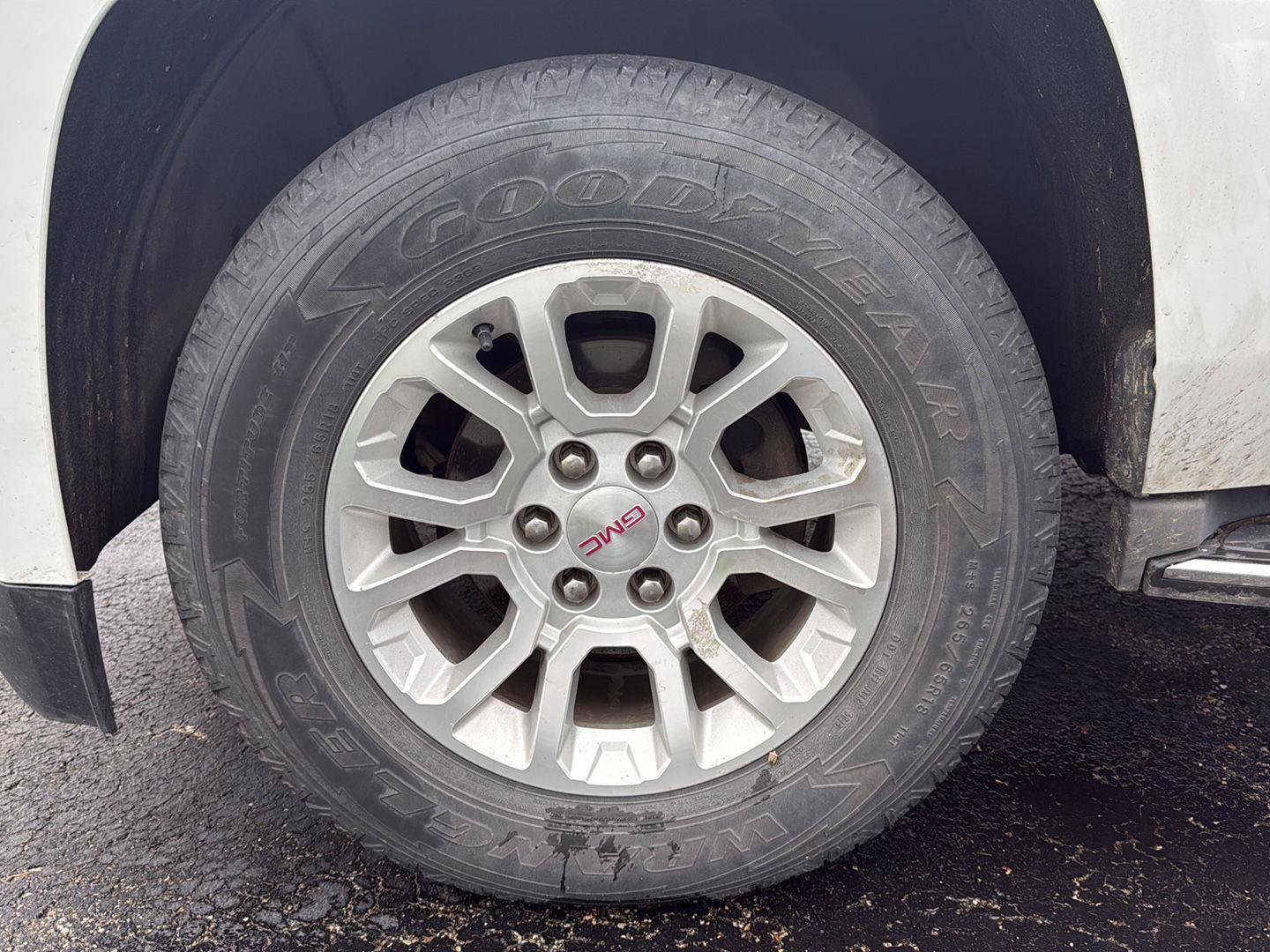 Used 2015 GMC Yukon SLE image 11