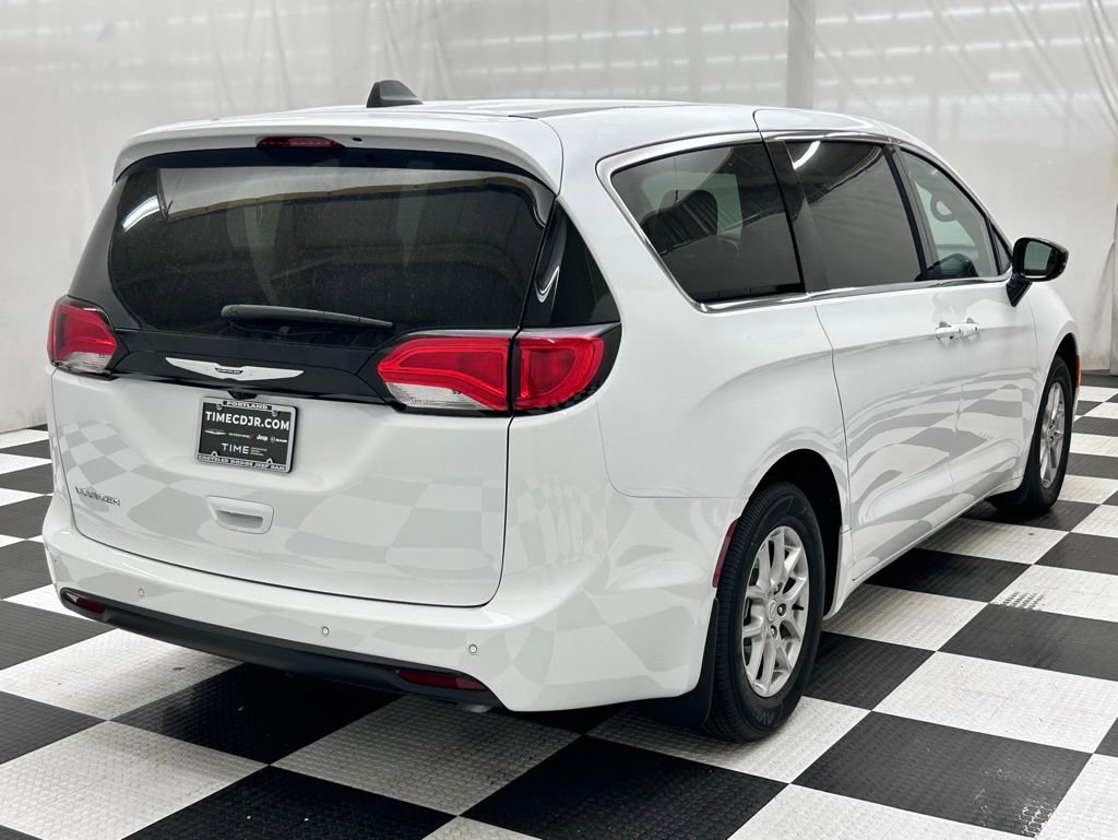 New 2026 Chrysler Voyager LX FWD image 7