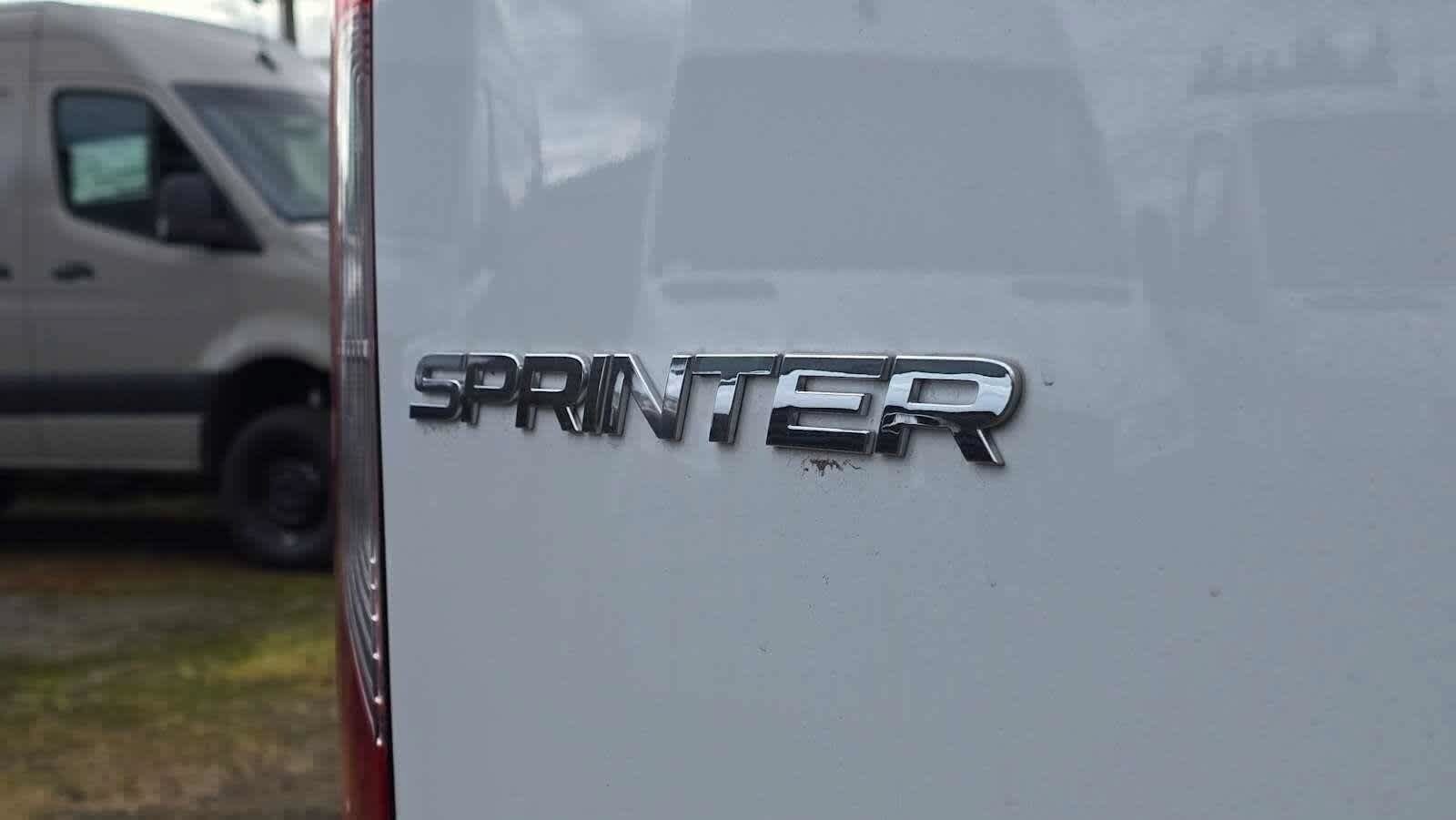 Used 2025 Mercedes-Benz Sprinter 2500 image 18