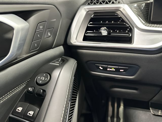 Used 2024 BMW X5 M60i w/ Climate Comfort Package AWD/4WD image 15